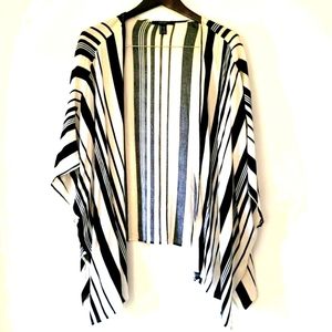 Forever 21 Waterfall Cardigan Large Black & Cream L